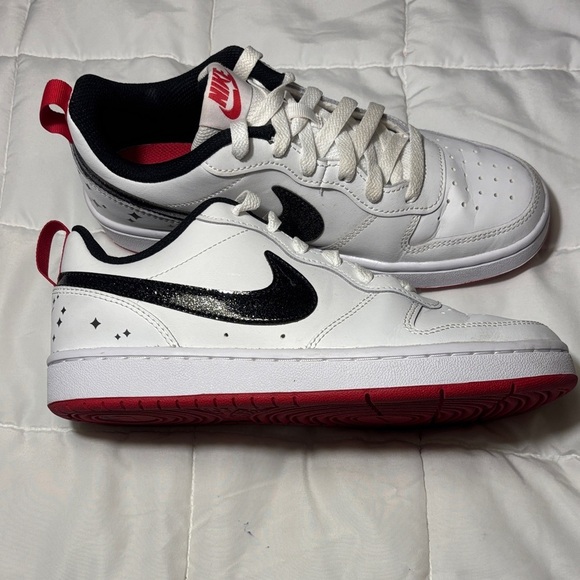 Nike Court Borough Low 2
SE 5.5Y ‘White Very Berry'/ Black Sneakers - Picture 4 of 12